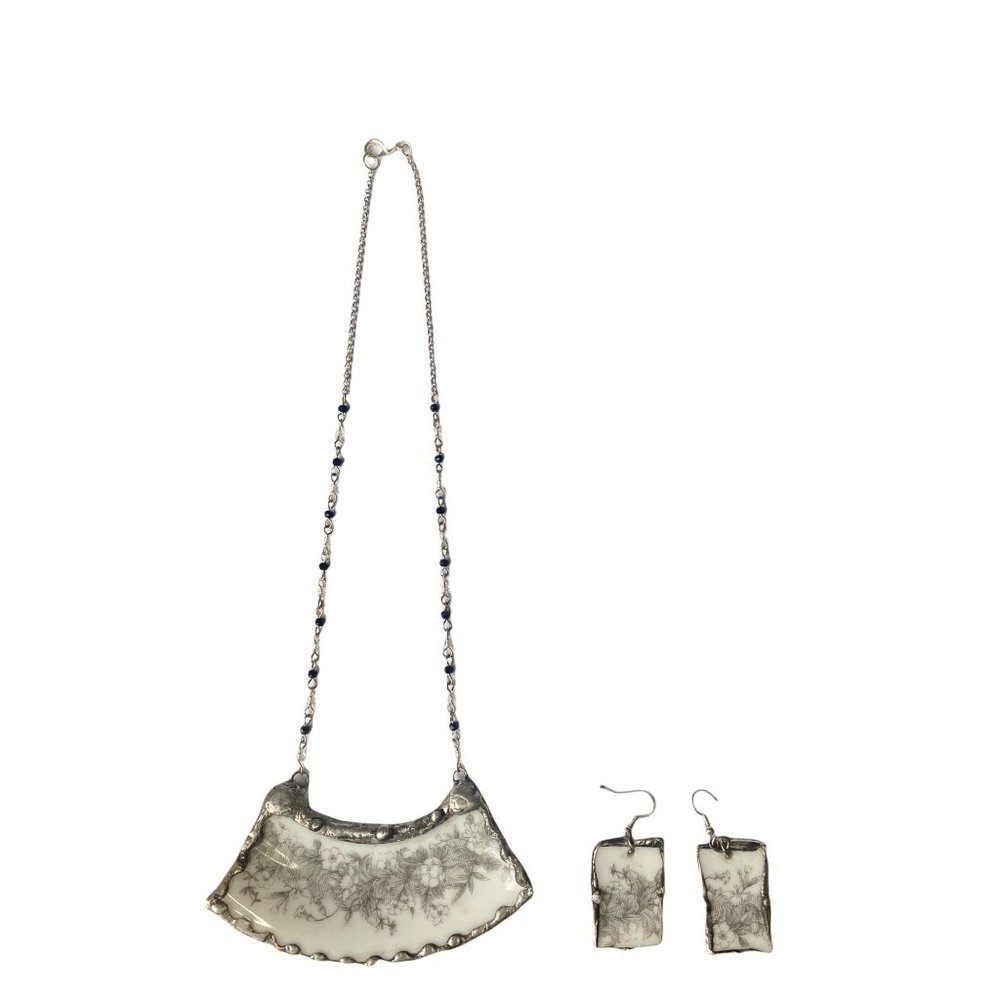 Broken China Hand Crafted Necklace & Earrings Encased in Silver Blend  Metalwork - Picture 3 of 13